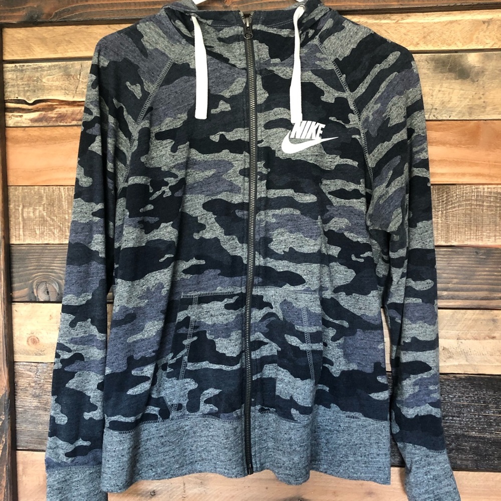 Nike camo hoodie